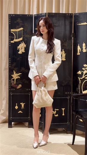 HUONG Boutique on Instagram: "Our muses brought 𝐓𝐡𝐞 𝐀𝐫𝐫𝐢𝐯𝐚𝐥 to life through cherished try-on moments at 𝐓𝐡𝐞 𝐇𝐨𝐥𝐢𝐝𝐚𝐲 event. These intimate fittings invite you to visit HUONG and experience the collection firsthand."