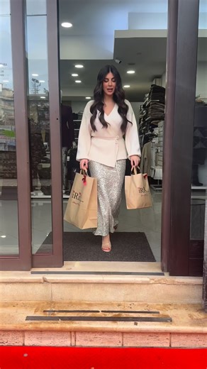 iRiS... on Instagram: "✨Christmas outfit ✨🎄 New in ora disponibili in store e online su www.irisofficial.it 🏃🏼‍♀️"