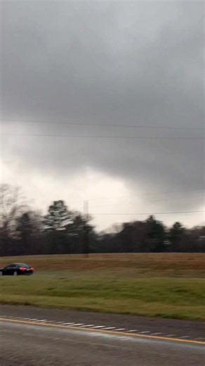 The line of storms is pushing through Frankston, TX right now. Nothing severe at the moment, just some gusty winds and heavy rain. | Storm Chaser Kenny Schenk