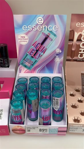 3.5K views · 1.3K reactions | Nová essence Aqua Jelly rtěnka  z dm – reaguje na pH rtů, dodá jim lesk, jemný třpyt a ovocnou vůni! #essencecosmetics #dmdrogerie #akcniceny #lipstick | AkcniCeny.cz | Facebook
