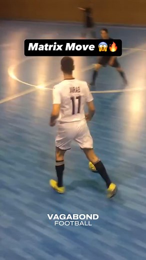 1.5M views · 10K reactions | 퐔퐧퐜퐥퐞 퐬퐢퐠퐧퐚퐭퐮퐫퐞 퐂퐫퐚퐩퐞퐚퐮 ⚽️  ’ 爐  @hamzammf @montpellierfutsal ❤️ #nikeathlete #nikefootball #zb10 #soccer #futsal #football #frenchybrothers #soccerskills | Vagabond Football Lab | Facebook