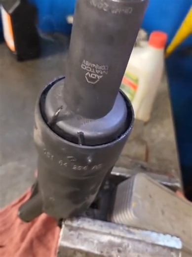 How to Install an Oil Filter for Honda Vehicles