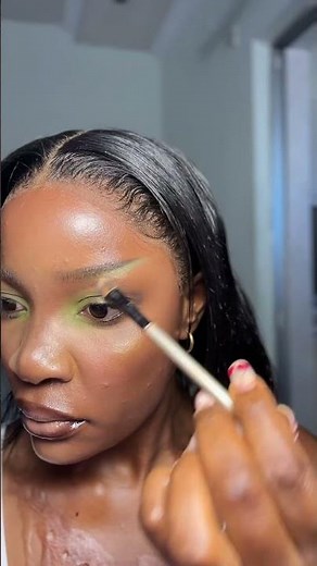 Green eyeshadow tutorial #greeneyeshadow #makeuptutorial #green