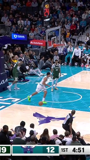 GREEN FROM DOWN UNDER!! 😤 Josh Green chipped in 10 Points in 23 minutes of action tonight against Giannis and the Bucks, and continues to produce efficiently off the bench for the Hornets! 🔥 | NBA Australia