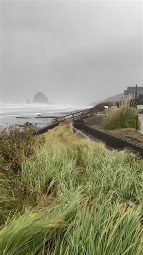 Coastal storm hits Cannon Beach, Oregon