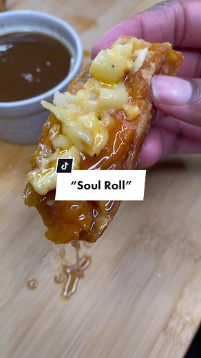 Greatest duo since Shaq n Kobe #eggroll #soulfood #macncheese #latenight #fypシ