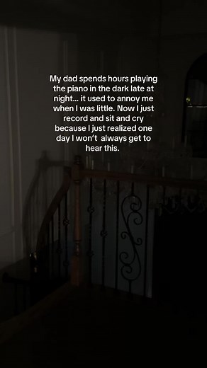 Emotional Piano Melodies at Night