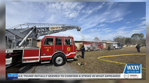 Fire breaks out at closed elementary school in Moss Point - WXXV News 25