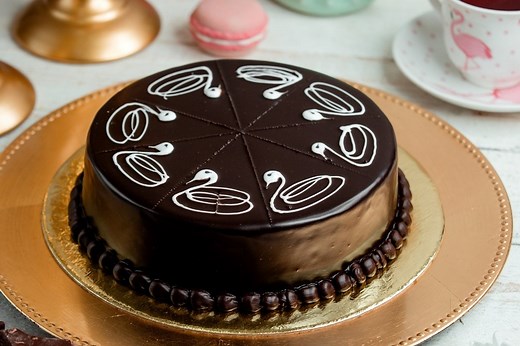 Hard Chocolate Shell For Cake - Cake Decorist