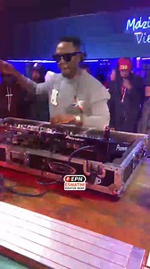 DJ Tira’s set reached new heights at Mdzimba View Shisanyama as hitsong 'Woza Uzizwele' dropped, the crowd moved in sync with Sintour MC, turning the night into a full-blown dance takeover. 💃🏽🔥 #MdzimbaViewExperience #DJTiraLive #SintourOnTheMic | Eswatini Positive News