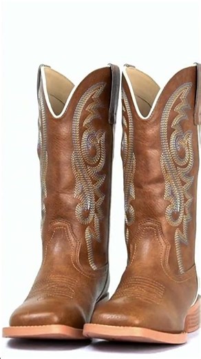 Comfort meets cowgirl charm 🤎 #WideCalfBoots #cowgirlboots #westernfashion