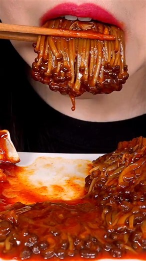 ASMR SPICY ENOKI MUSHROOMS FRIED DUMPLINGS MUKBANG EATING SOUNDS #asmr #mukbang #dumplings #mushroom