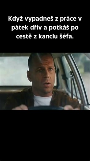 Když si v pátek říkáš, že už máš klid…a najednou potkáš šéfa. 😂