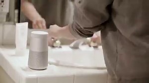 77K views · 504 reactions | 防滴仕様だから、バスルームでも安心。大好きな音楽をBGMに、汗をかいたあとのバスタイムをもっと楽しく。 SoundLink Revolve goo.gl/hU7DfJ SoundLink Revolve+ goo.gl/jmqcjx | Bose | Facebook