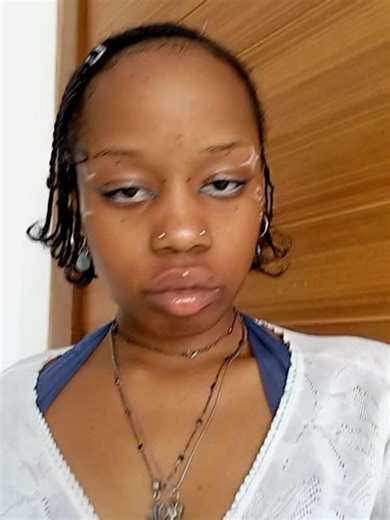 Stunning Blue and White Makeup Tutorial