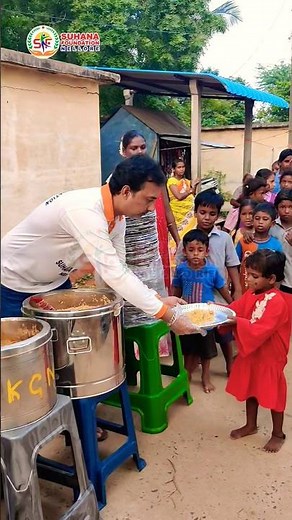 Poor Kids In India | Helping Poor People | Food Donation Shorts | Poor People Help Video #shorts