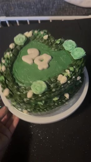 Delicious Green Heart Cake for Special Celebrations
