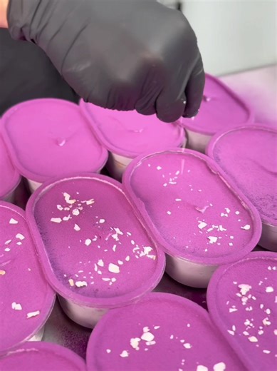 💜 Purple is here to steal the spotlight. After weeks of holiday colours, it’s officially Ube season 😌✨ Our Ube & Coconut Tiramisù starts with homemade ube halaya, folded into Nonna Lia’s original mascarpone cream, layered with ladyfingers soaked in coconut milk, and finished off with a dusting of ube powder and crunchy coconut chips. A Filipino classic meeting an Italian icon. Bold, creamy, nostalgic, and guaranteed to wow both your eyes and your taste buds 😍 👉 Are you grabbing a spoon or cl