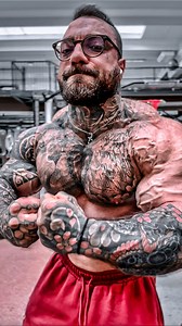 Chest on fire today 🩸 #marcosarcone_ifbbpro . . . . . #bodybuilding #bodybuilder #ifbbpro #muscle #gym #212bodybuilding #athlete #physique #gymmotivation #musclepump #chestday #shredded | Marco Sarcone