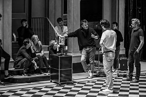 [NOUVELLE CRÉATION] Christophe Honoré (adaptation et mise en scène) nous parle du « Côté de Guermantes » d'après Marcel Proust qui se jouera au Théâtre Marigny du 23 avril au 7 juin. Avec Claude Mathieu, Anne Kessler, Éric Génovèse, Florence Viala, Elsa Lepoivre, Julie Sicard, Loïc Corbery, Serge Bagdassarian, Gilles David, Stéphane Varupenne, Sébastien Pouderoux, Laurent Lafitte, Rebecca Marder, Dominique Blanc, Yoann Gasiorowski et les comédiens de l'acédemie de la Comédie-Française. Pour plus