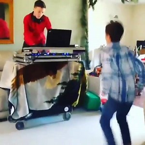 67K views · 2.1K reactions | Los inicios de todo DJ | Electric Line | Facebook