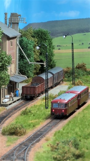 A massive thank you to all the model rail fans who came to see our display at the Noordelijke Spoor en Modelbouwdagen in Veendam!😀🎉 - - - #modeltrains #modelrailway #fallermodellbau #buschmodel #wirmodellbahner #modeltreinen #modelleisenbahn | Modelrailway187