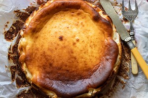 Basque burnt cheesecake (San Sebastian cheesecake)