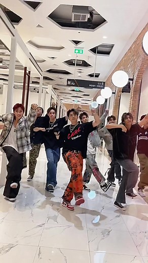 Making Champagne Poppin' with PERSES 🍾🥂 #Champagnepoppin #TRINITY_TNT #PERSES #4NOLOGUE