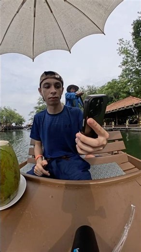 Durch den Boot durch Thailand