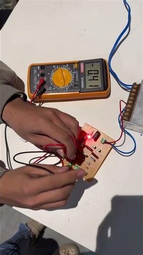 Dự án cuối kì môn Kỹ thuật điện - điện tử. Input 24V. Output: 5VDC, 12VDC, 0-18VDC.