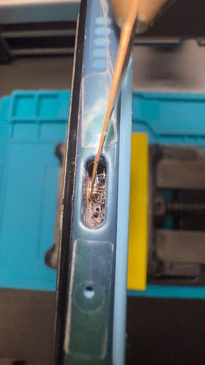 24 reactions | USB type c port is completely ruined #chargingport | Jacob Ross | Facebook