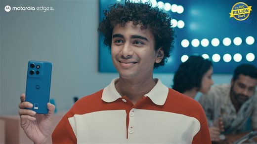 2.3K reactions · 17 shares | You can’t predict anybody’s next move. That’s why the new #MotorolaEdge50Neo comes with a premium design and MIL-STD 810H military grade durability. Go ahead, drop it without a gasp. Motorola Edge 50 Neo launched with 8+256GB at ₹22,999*/- (including offers). Sale starts on 24th September on Flipkart, Motorola.in & at leading retail stores. #ReadyForAnything | Motorola | Facebook