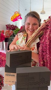 She’s here! 🎉 @intrigue_designs @intrigueteaches just got their hands on the OASIS® Renewal™ Floral Foam — and we are loving the unboxing moment 💚🌿 Thank you for your support, Sarah! We’re so excited to see how you bring sustainable beauty to life. #oasisrenewalfoam #oasisfloralproducts #sustainablefloristry #floraldesign #floristtools #floristlife #ecofriendlyflowers #floraleducation | OASIS Floral Products North America
