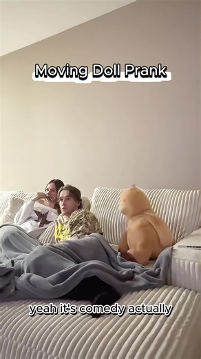 Moving doll prank 🤣🤣#scareprank #jumpscare #funny #family #prank