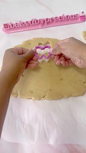 1.1K views · 12 reactions | 勺 butterfly cake pops!! ✨My custom bow ...