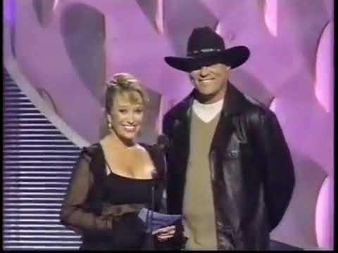 Tanya Tucker & John Michael Montgomery presenting (CMA 1997 Duo of Year - Brooks & Dunn)
