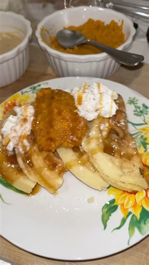 Ordinary waffles just don’t hit the same after this recipe… 🧇🧈🍠 Simi- Homemade Sweet Potato Waffles w/ brown sugar compound butter and sweet potato purée (Full recipe in the comments ) | Dee Thedrip Vegas