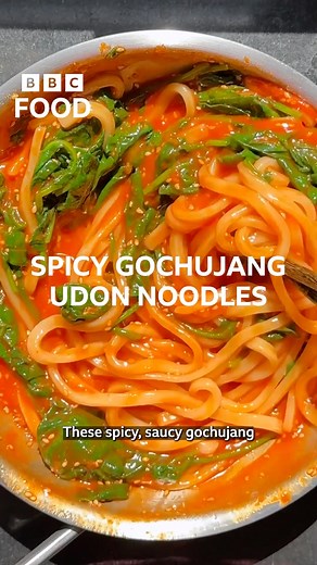 Another nifty noodle recipe from Zena's Kitchen. This Korean-inspired gochujang noodle stir-fry is packed with flavour and only takes 10 minutes! 🍜 bbc.co.uk/food/recipes/spicy_gochujang_udon_71125 | BBC Food