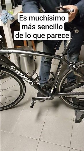 Cómo Cambiar los Pedales de una Bicicleta de Carretera (FÁCIL y Rápido)