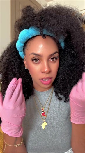 For the girls that know they know you don’t have to ask we need gloves and pink gloves at that super cute in the home. Use it to wash your hair dye your hair clean up anything #gloves #pinkgloves