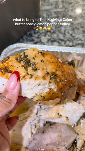 Kendriyana 🎃| cooking & lifestyle on Instagram: "When I tell y’all, I could eat this turkey EVERY single day and not get tired of it 🤤 #cookwithme #thanksgivingrecipes"