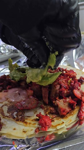 Si tenemos quesadillas montadas de colita de pavo, bistek, pastor, milanesa, convinadas ❤️❤️ | Aca Las Tortas