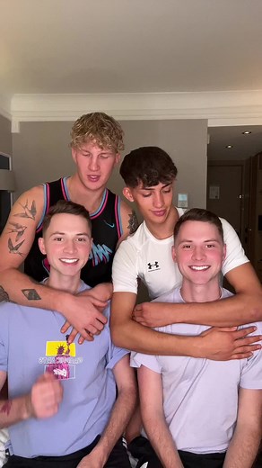 #gay #lgbt #twins #love #gaylove @CHASE @Alfie