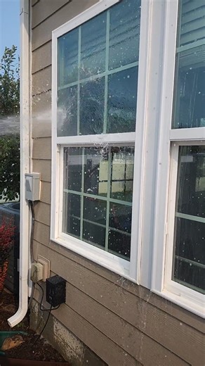 One of the most common issues we see during professional window cleaning in Murfreesboro, TN is oxidized window frames. Over time, the sun and weather cause paint to dull, chalk, and flake—leaving a stubborn white film that streaks and stains your glass. This not only makes your windows look dirty, even after they’re washed, but also affects the overall curb appeal of your home. If you’ve ever wondered why your windows never seem truly clean after a wash, oxidation buildup may be the culprit. Fo