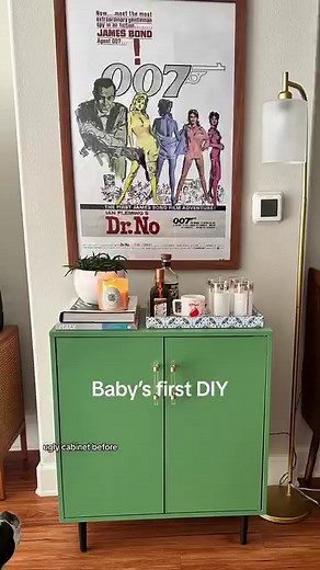 559K views · 10K reactions | Tight rolling our bootcut jeans to stuff into tall Uggs was the gateway to skinny jeans #2000s #2000sfashion #trendcycles | Jenna Barclay | Facebook