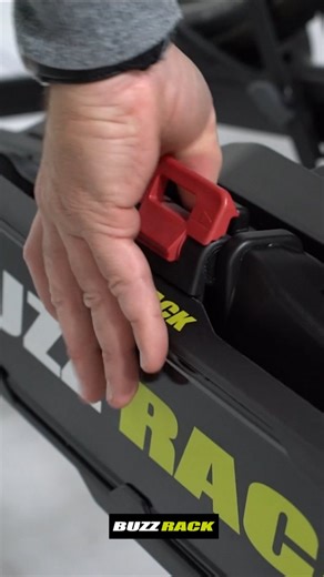 E-Scorpion Lite 2 The bike rack designed for E-Bikes ⚡️ Want to carry your e-bikes without any hassle? The E-Scorpion Lite 2 is strong, foldable, and compatible with almost any bike. Quick mounting, extra-wide wheel holders, adjustable frame arm, secure clamps, and trunk access even when loaded… everything is made to keep your adventures simple 🚗💨 With this rack, the road is yours! And for the heaviest bikes, the optional loading ramp will save your arms 😅💪 _______ 🇫🇷 E-Scorpion Lite 2 – L