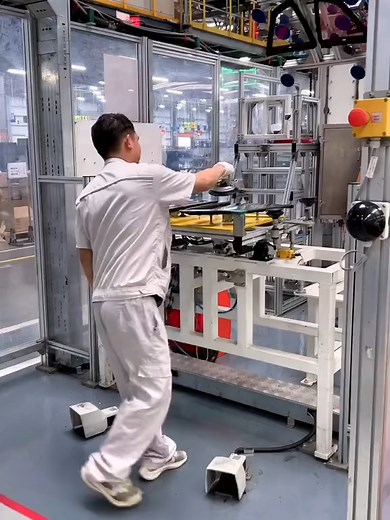 Quarter Window Installation in Car Manufacturing