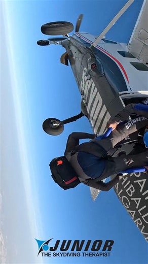 "How to perform a Cartwheel Exit." -@the_skydiving_therapist 1. One skydiver sit on the edge of the door 2. Both skydivers hold onto grips or ankles 3. Skydiver standing up push head towards ground Note:Stay low all the time to avoid premature opening of the container. Double-check pilot chutes before exiting. 4. Enjoy!!!! Contact me if you want to learn to skydive, need to become current again, skydiving coaching or advice. Proudly sponsored and supported by @jediairwear @flyaerodyne @lbaltimet