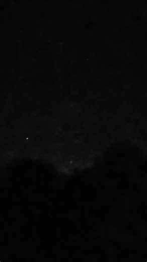 #floatinglights #orbs The orbs I see don't blink. They do fade in and out but it is different than a blink.