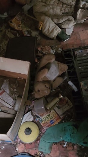 Every room becomes a mystery: an overturned chair, a faded photograph, a broken toy,